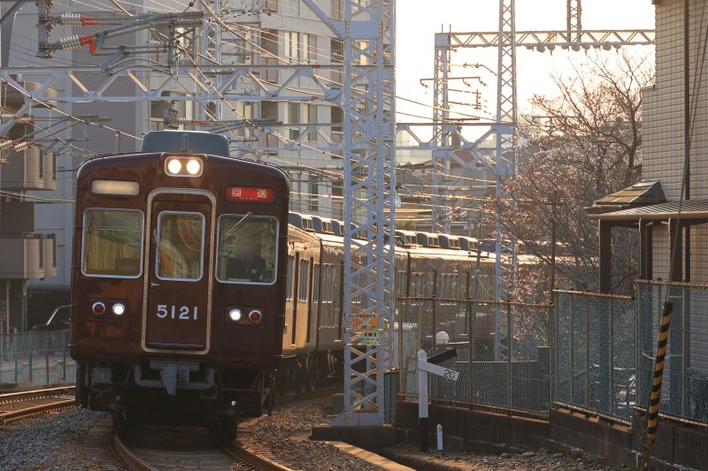 阪急のフルマルーン6013Fと5128Fを撮影～雲雀丘花屋敷付近にて_26/03