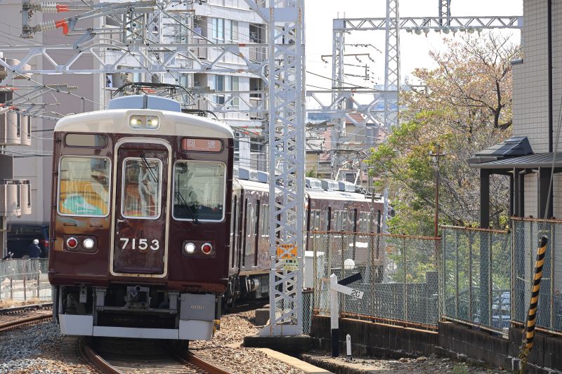 箕面線の休日回送を撮影～雲雀丘花屋敷付近にて_26/04/11 - S55年生の