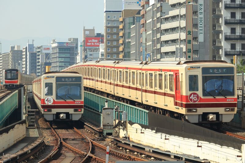 北大阪急行8000形ポールスターの並びを撮影～新大阪駅にて_26/07/23