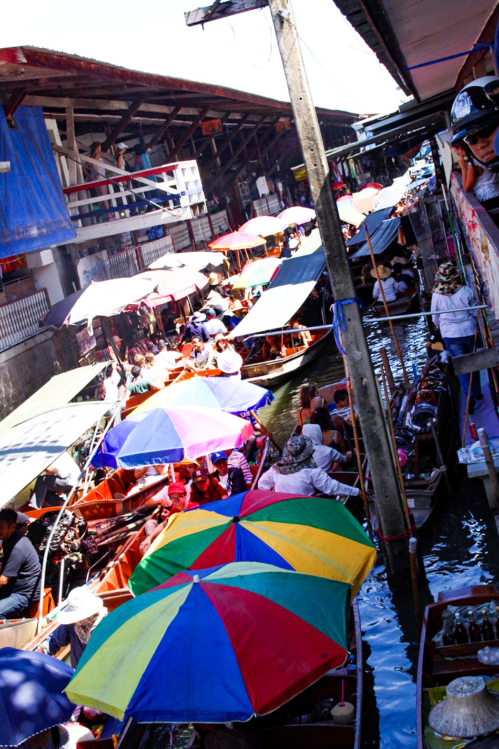 ミャンマーの水上マーケット（油絵）