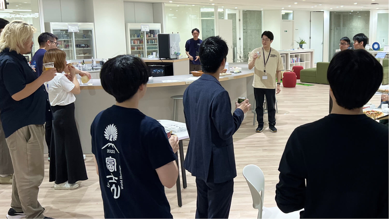 懇親会の様子