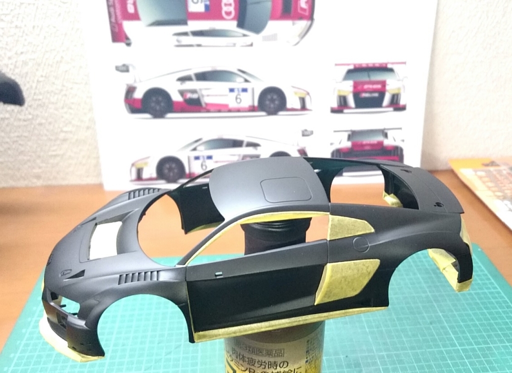 ミニッツ Audi R8 LMS 2015を「GT300」カラーに塗装！＜前編