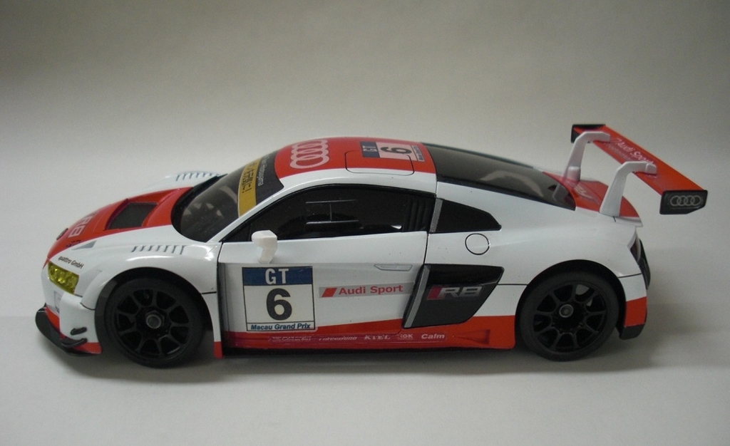 ミニッツ Audi R8 LMS 2015を「GT300」カラーに塗装！＜完成