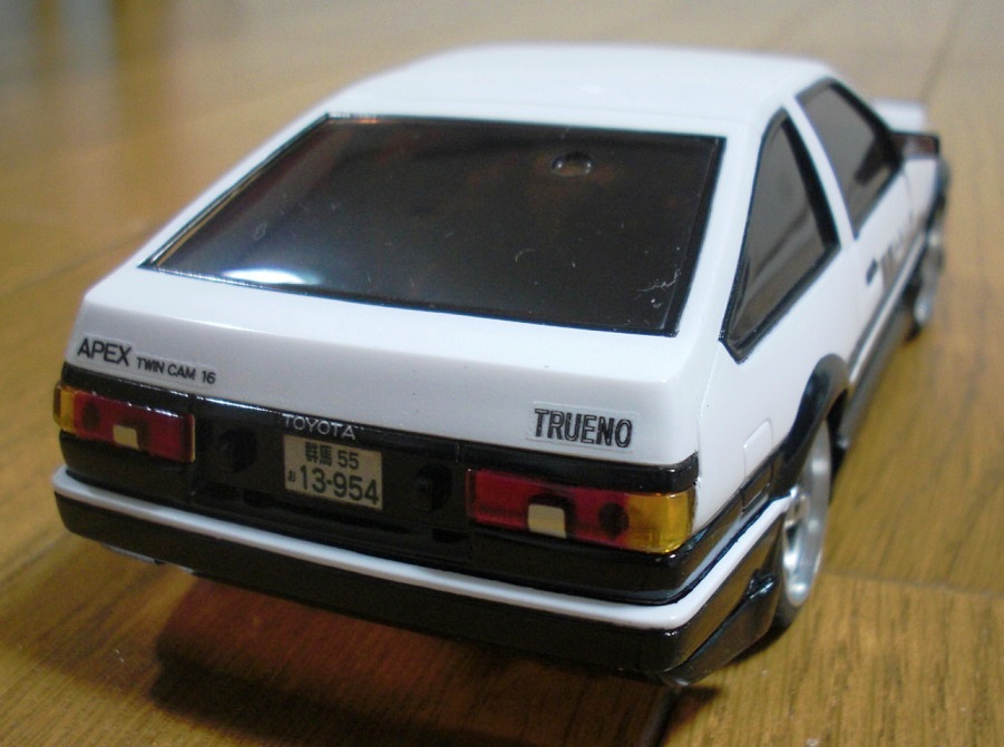ミニッツ AE86を イニシャルD 仕様に塗装！ - リッキーのこだわり