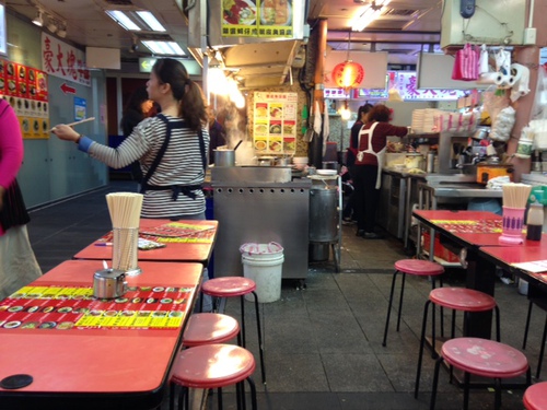 士林夜市の赤い屋台