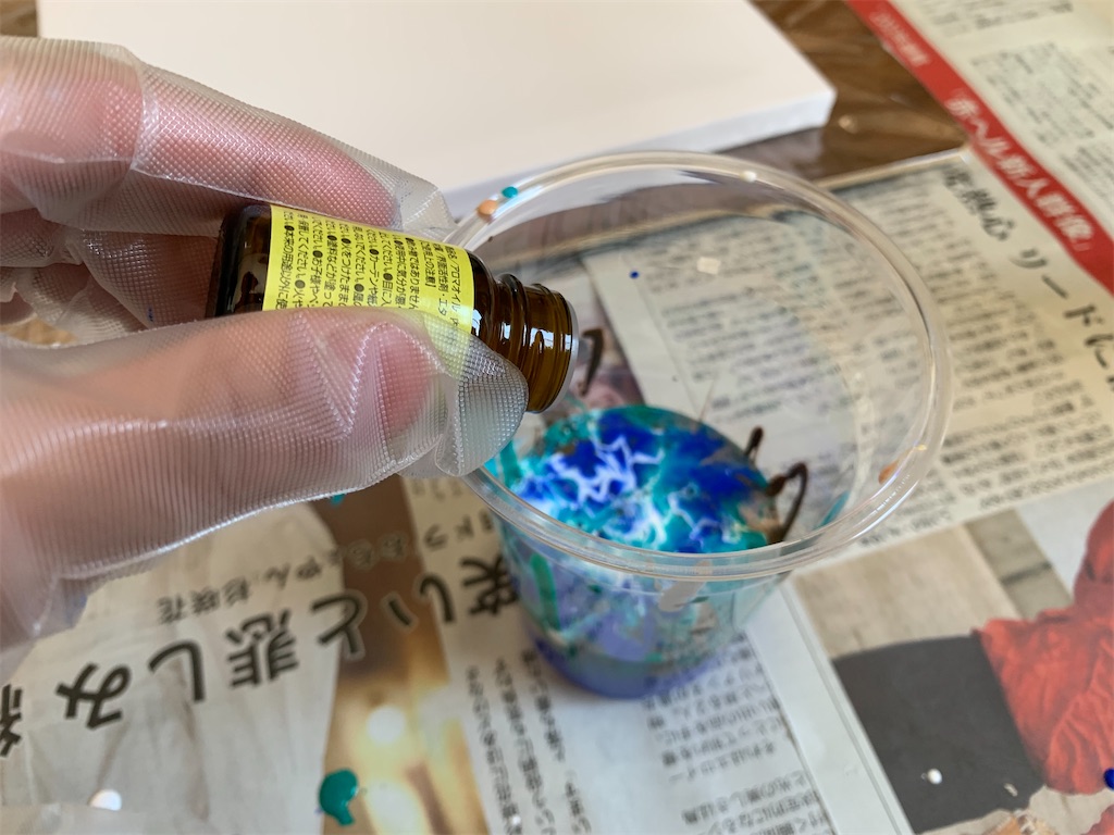 初心者でも簡単！100均（ダイソー）グッズだけでフルイドアート
