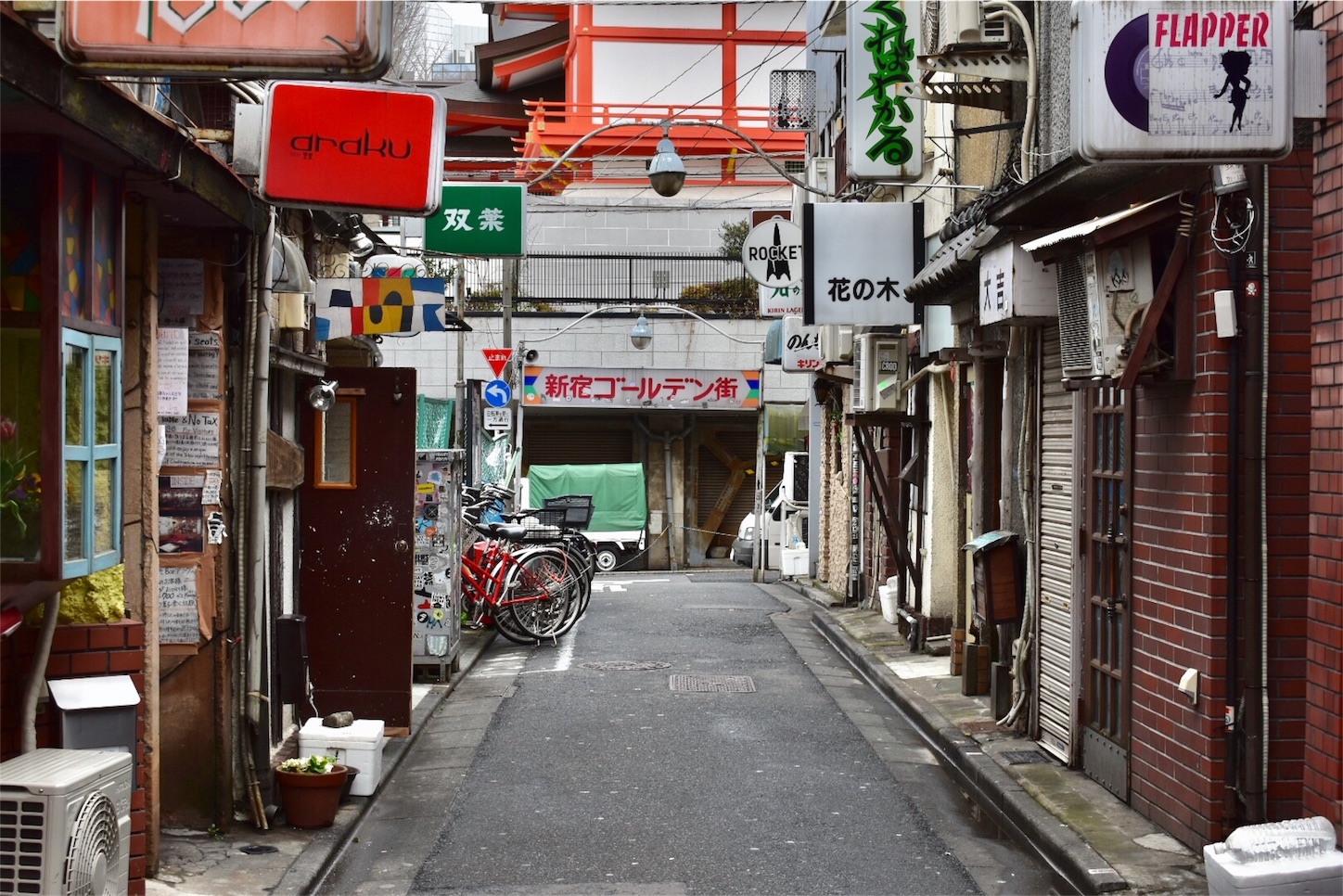 すごい！煮干しラーメン凪 新宿ゴールデン街店 本館