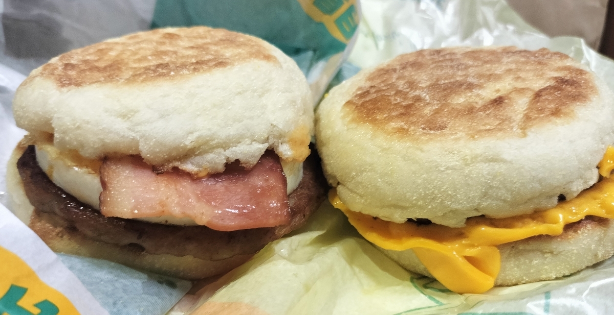 月見マフィンを実食レビュー。いろいろソーセージパティに押され気味