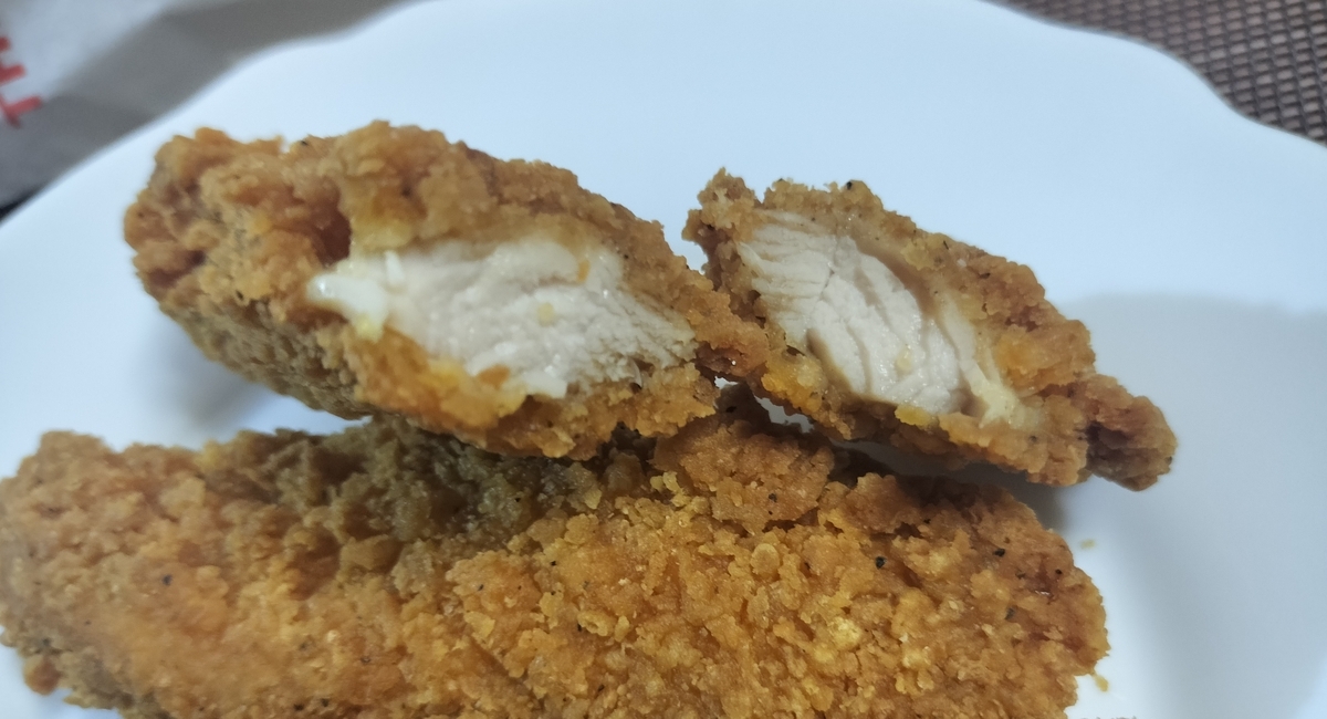 チキチキン THE ガーリックペッパーの断面が見える実物写真