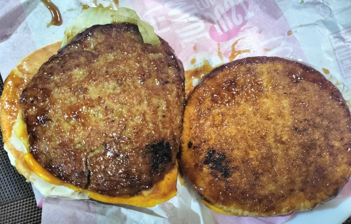 チーチーてりやきをてりやきマックバーガーと比較実食レビュー。やはり