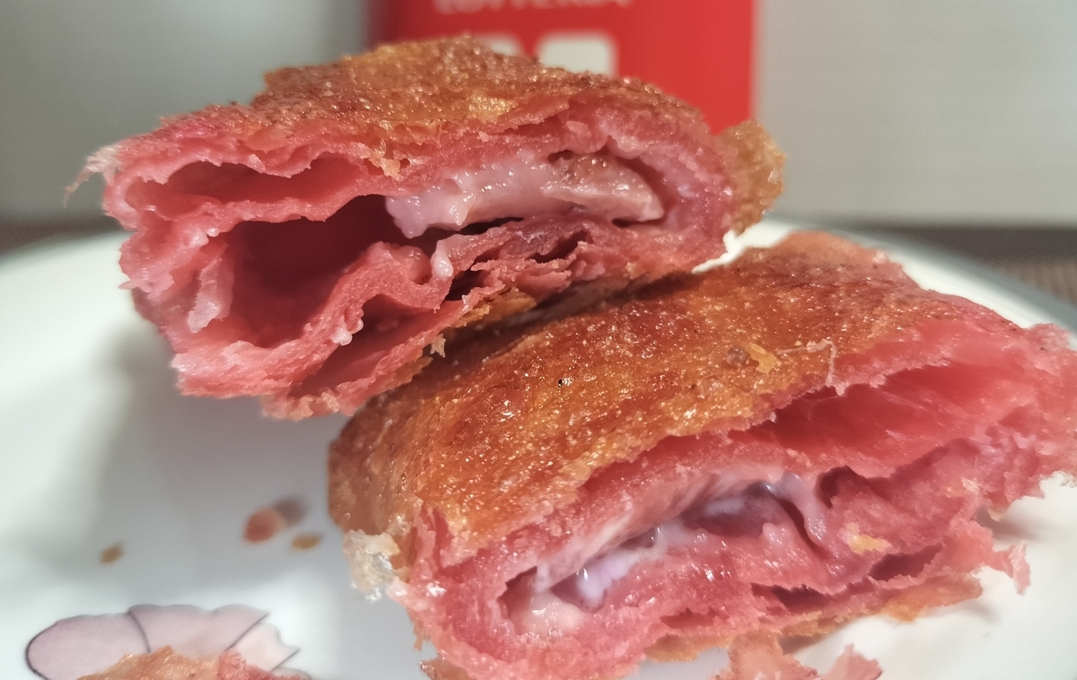 ロッテリアのあまおう苺パイを実食レビュー。ネッチョリ揚げパイいちご