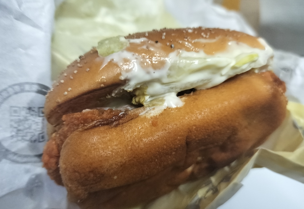 旨辛ザクザクジューシーチキンを実食レビュー。韓国の甘い味っ