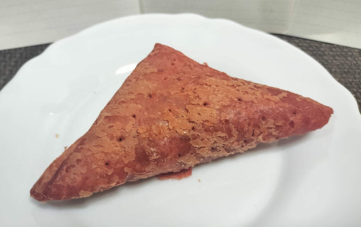 三角チョコパイ いちごミルク味の実物写真