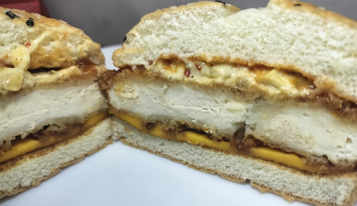 ホットチリ&タルタルチキンを実食レビュー。ありきたりなにんにく風味