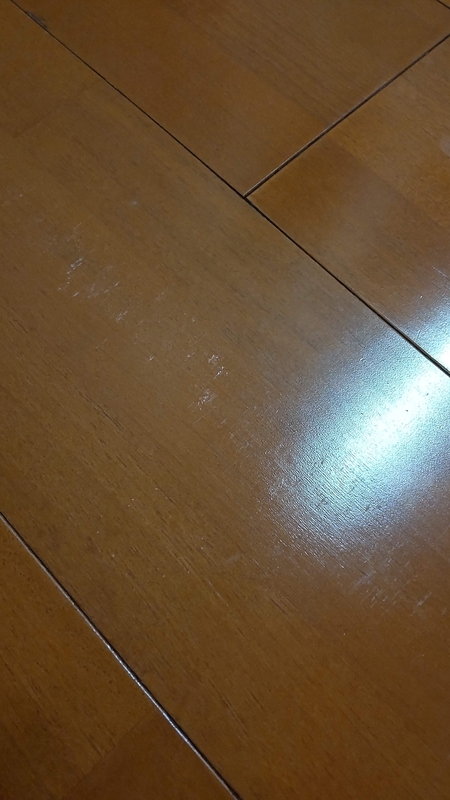 キッチンゲートで傷ついた床