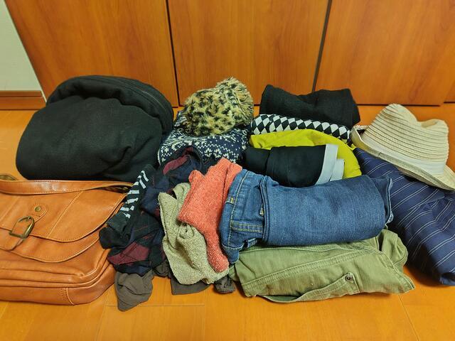 服の断捨離　片付け　整理収納