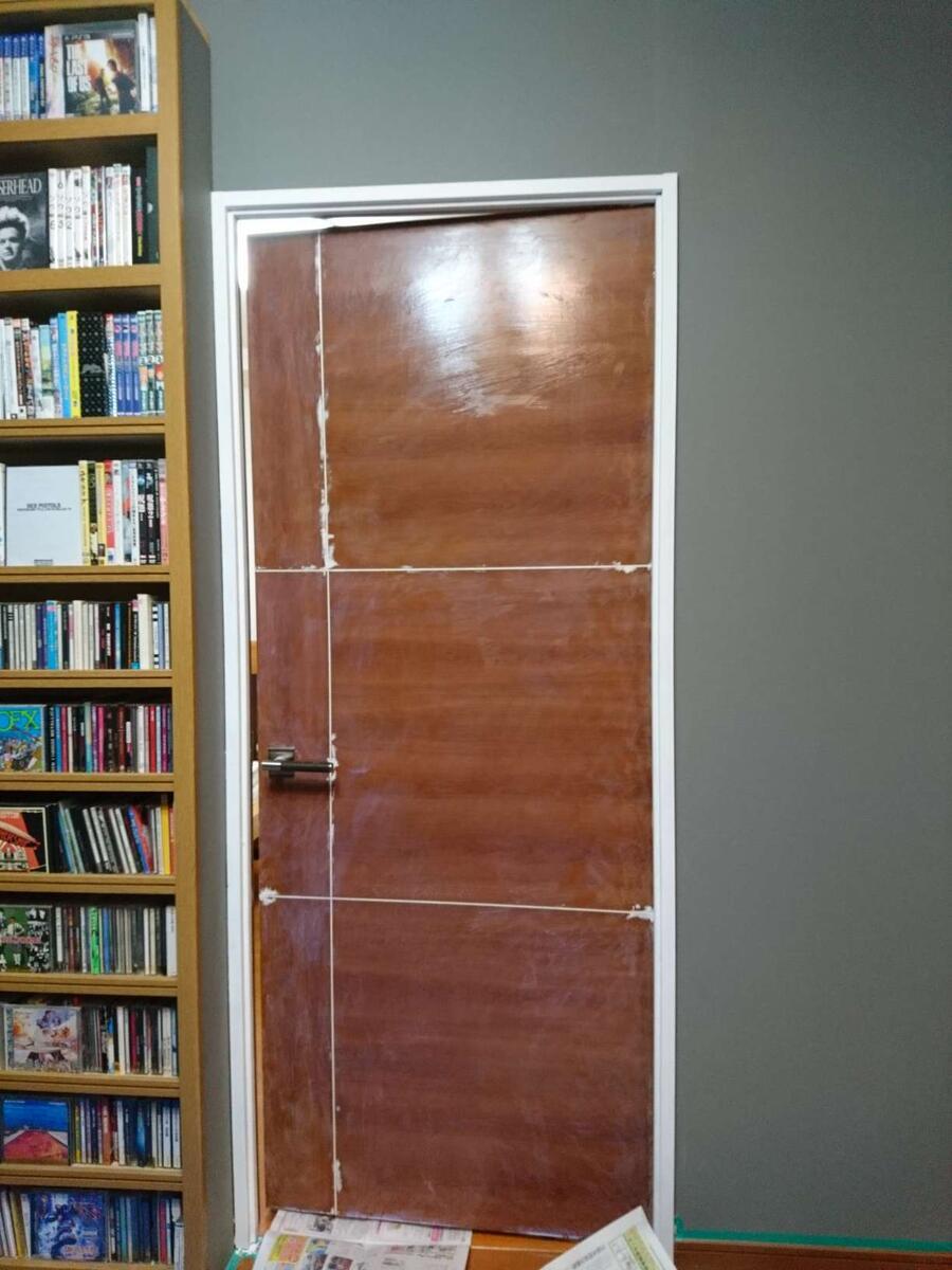 ドアのDIY before