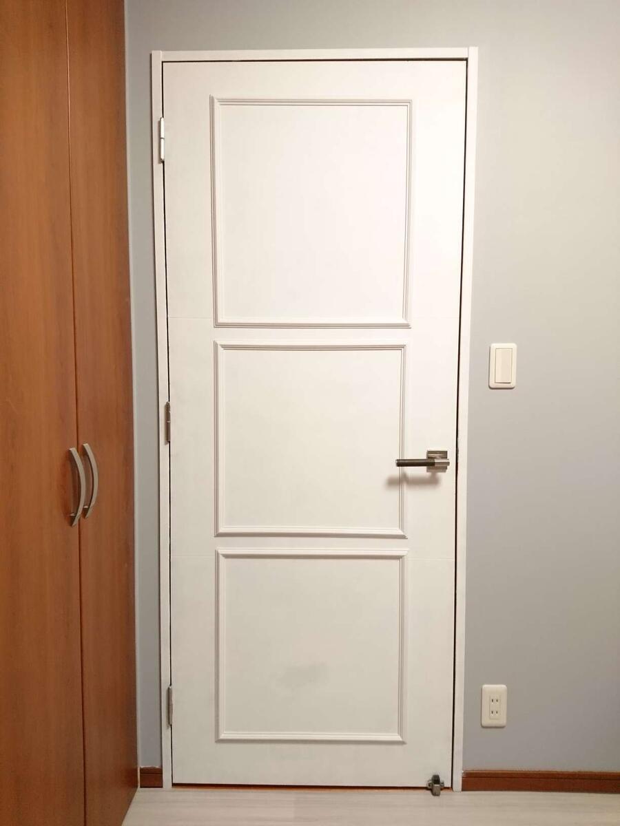 ドアのDIY モールディング