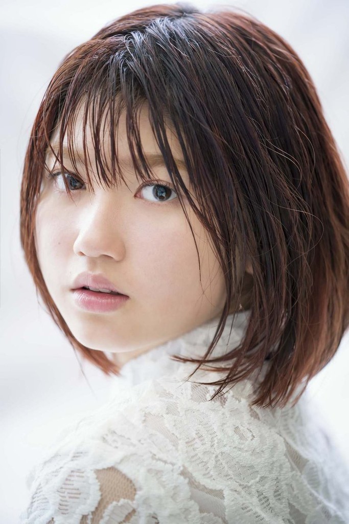 週刊ファミ通 12 6発売号に竹内朱莉さんのグラビア掲載 これはいいおでんだ ハロプロ通信
