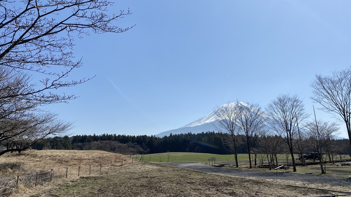 朝霧高原の道の駅は広くて開放感も抜群