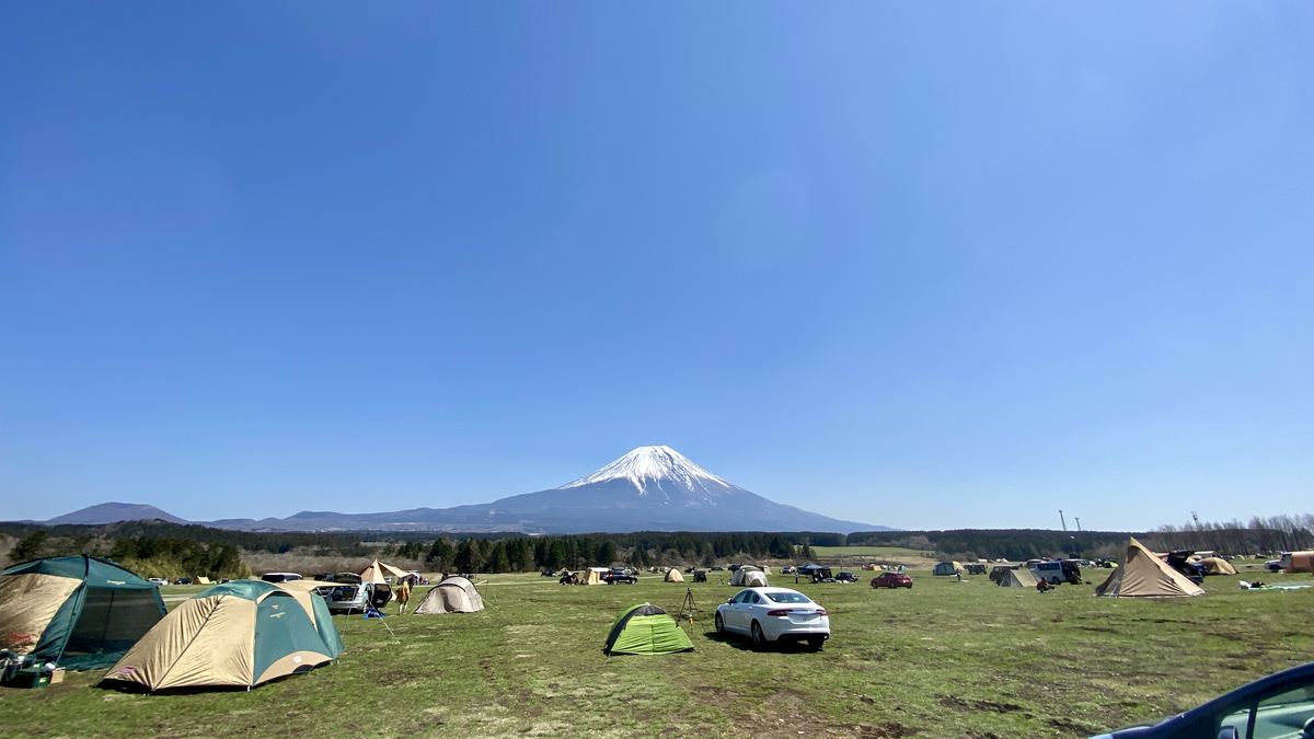 ふもとっぱらキャンプ場の紹介 雄大な富士山と広大な草原サイト 一度は行ってみたいキャンパーの聖地 静岡県富士宮市 週末はじめました