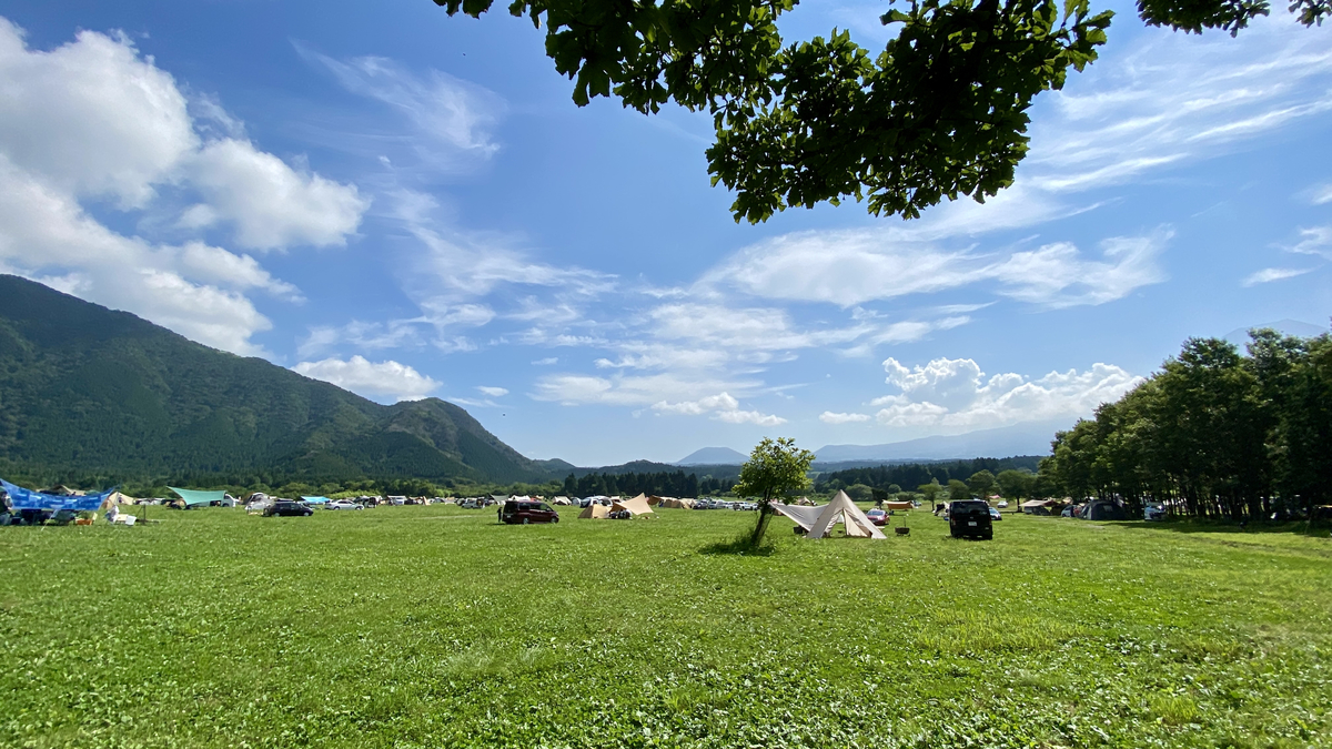 ふもとっぱらキャンプ場の紹介 雄大な富士山と広大な草原サイト 一度は行ってみたいキャンパーの聖地 静岡県富士宮市 週末はじめました