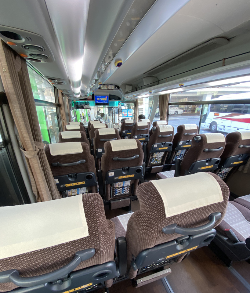 バス車内