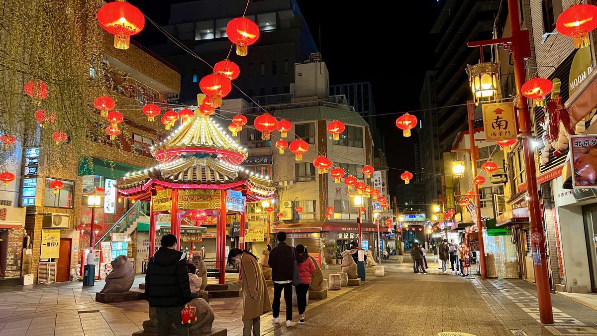 夜の南京町広場