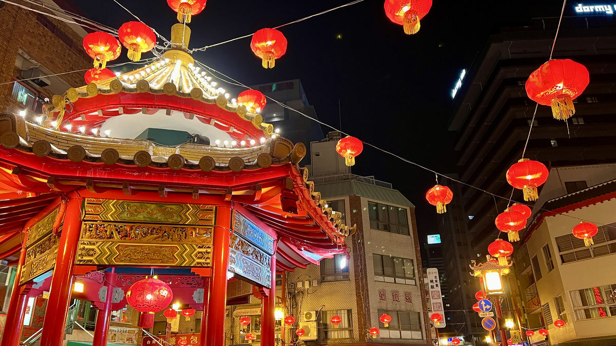 夜の南京町広場