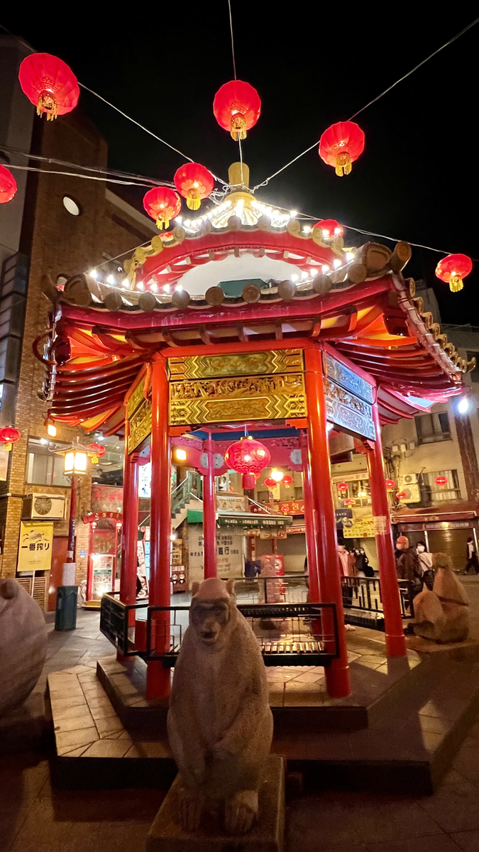 夜の南京町広場