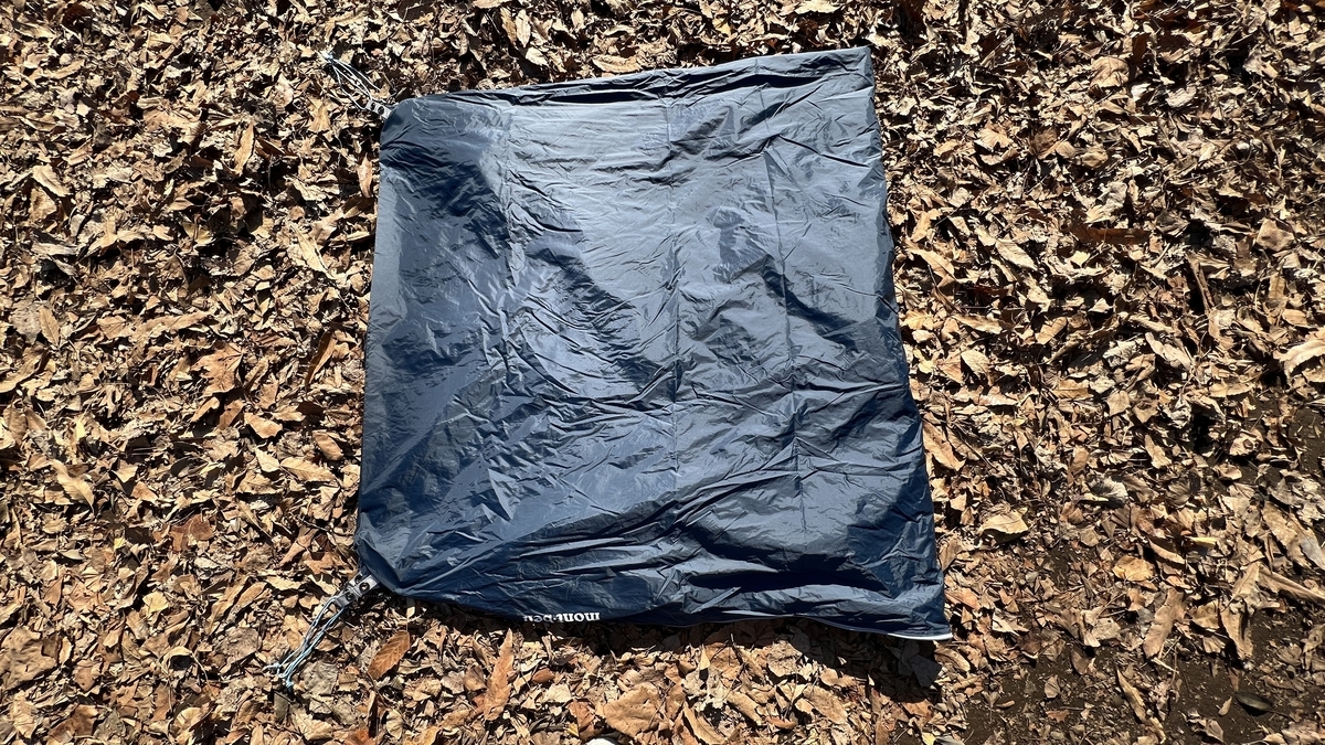 インナーテントを半分に畳んだ時点