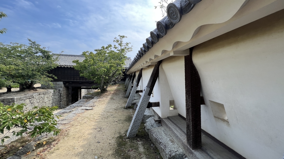 太鼓門西塀