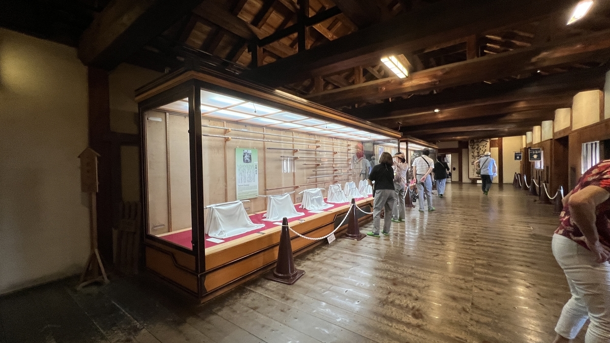 槍や刀の展示