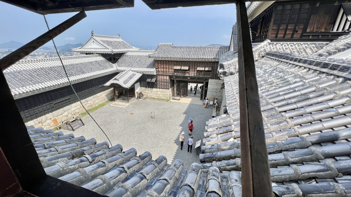 天守広場
