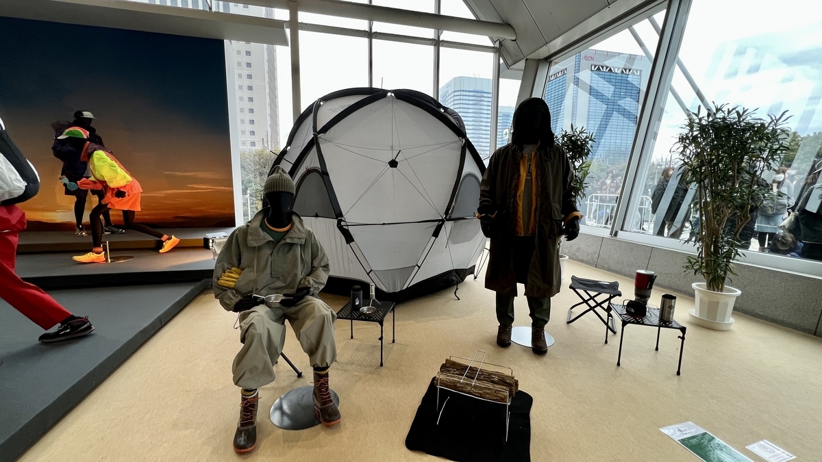 THE NORTH FACE の展示（テント）