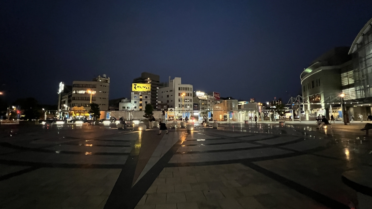 きれいに整備された高松駅