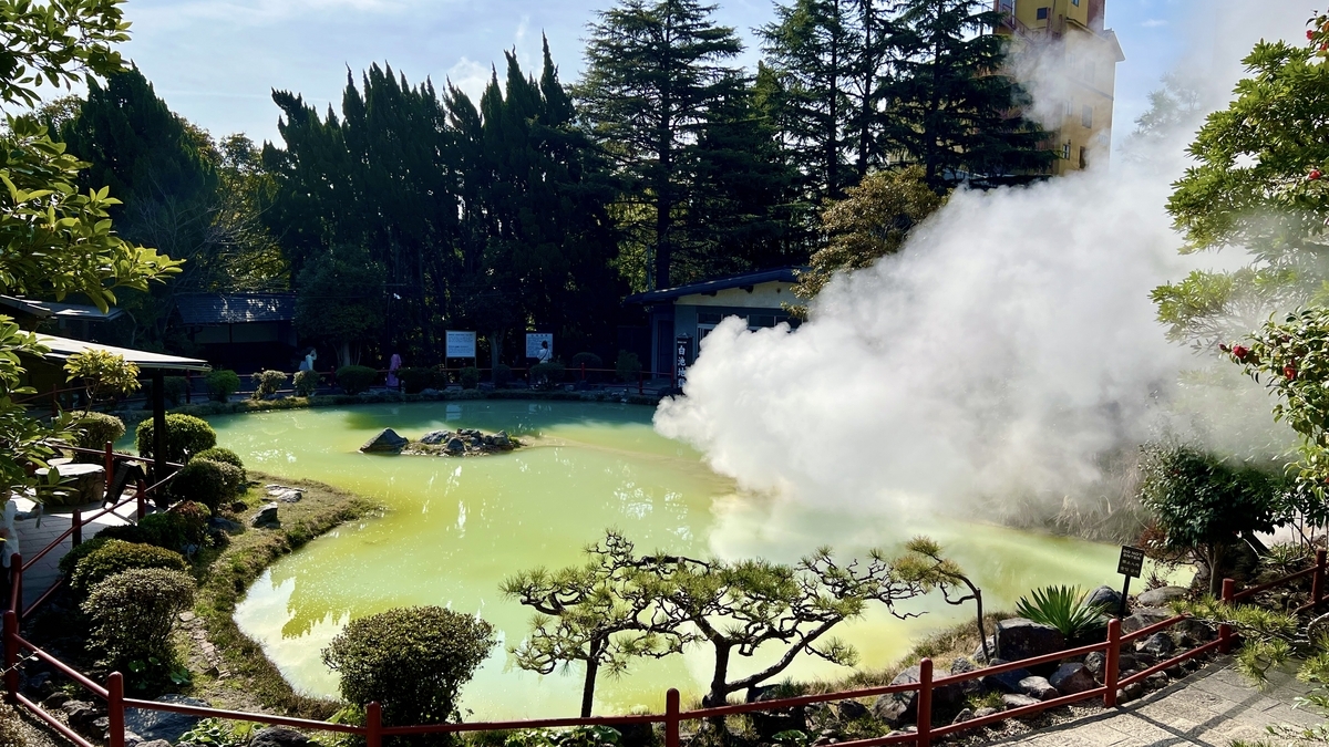 吹き出し続ける湯気