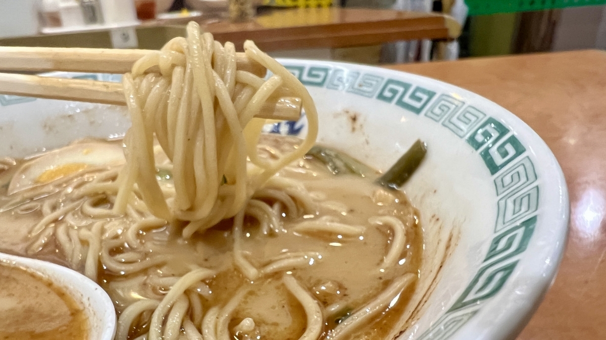 硬めの細麺