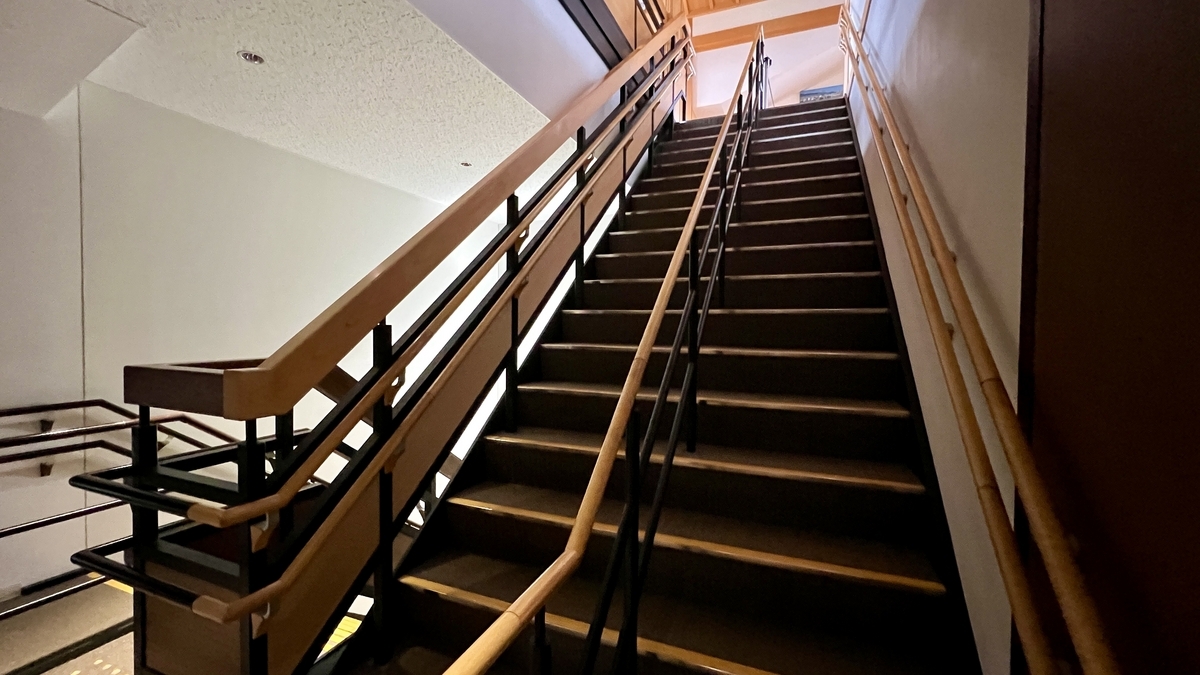 6 階 展望フロアへの階段