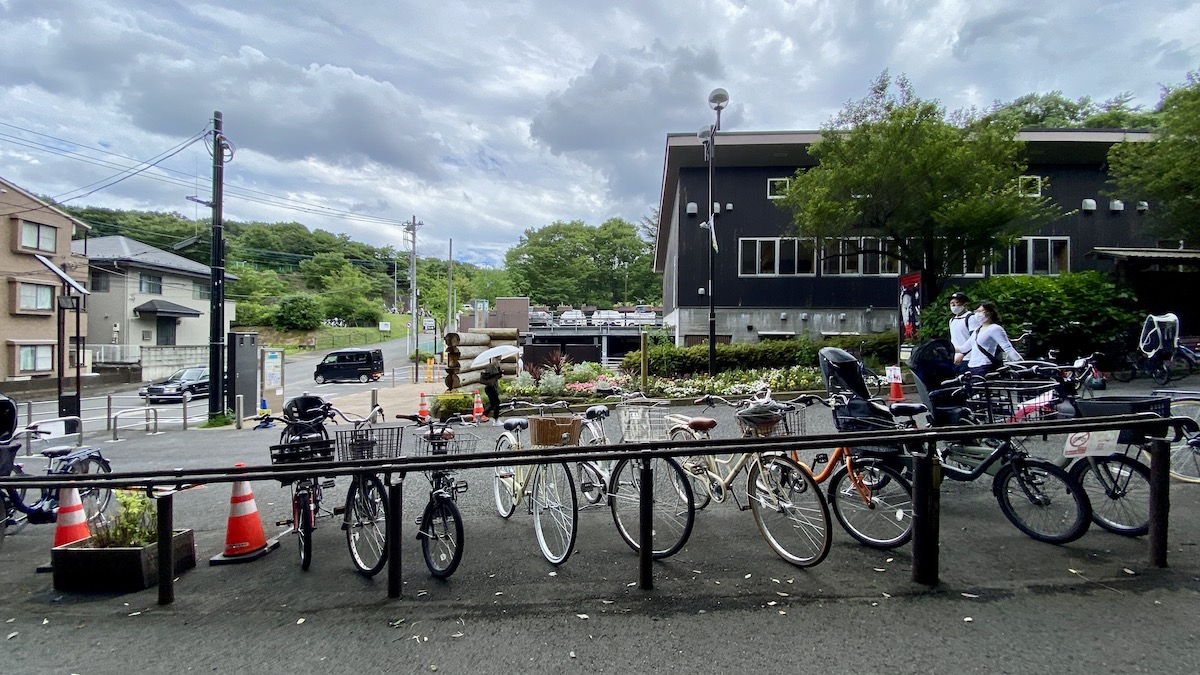 駐車場と駐輪場