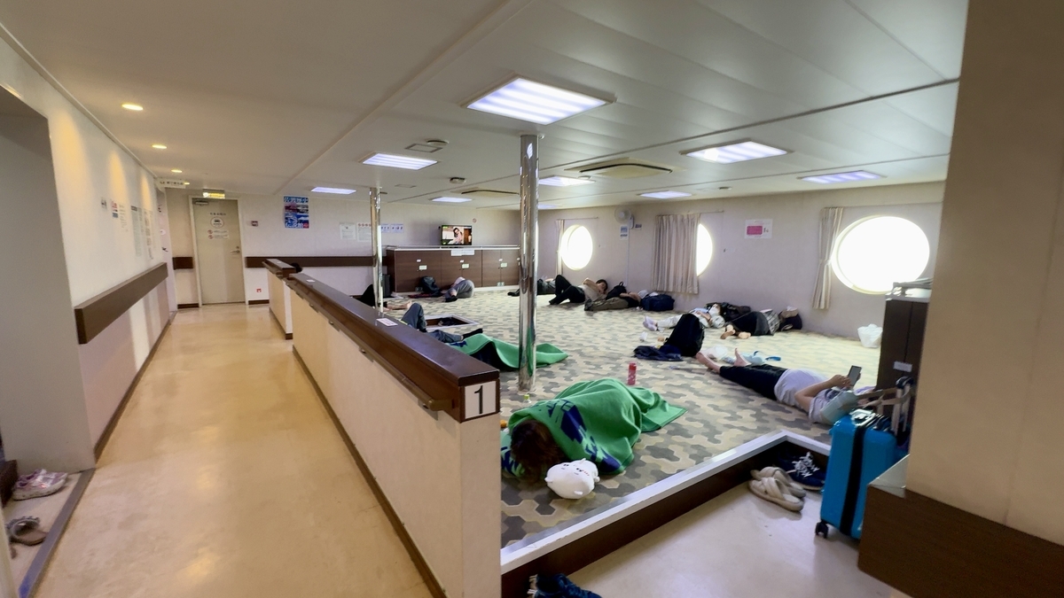 新潟佐渡島フェリー「ときわ丸」船内施設&過ごし方完全ガイド - 週末はじめました。