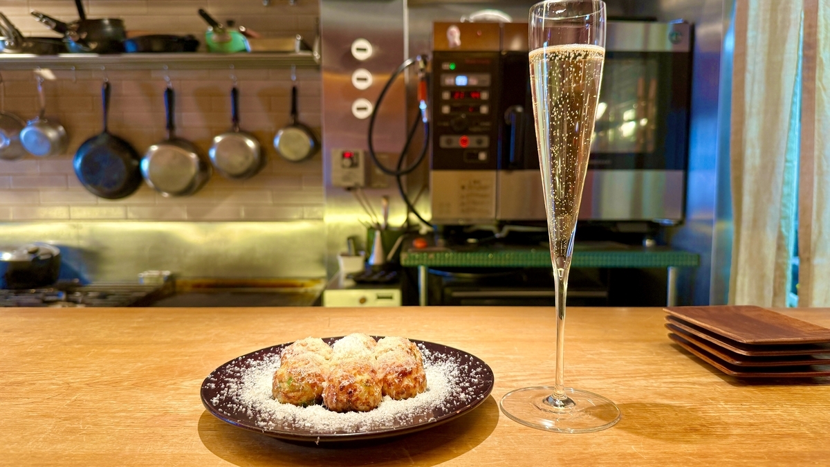 シャンパーニュと塩チーズたこ焼き