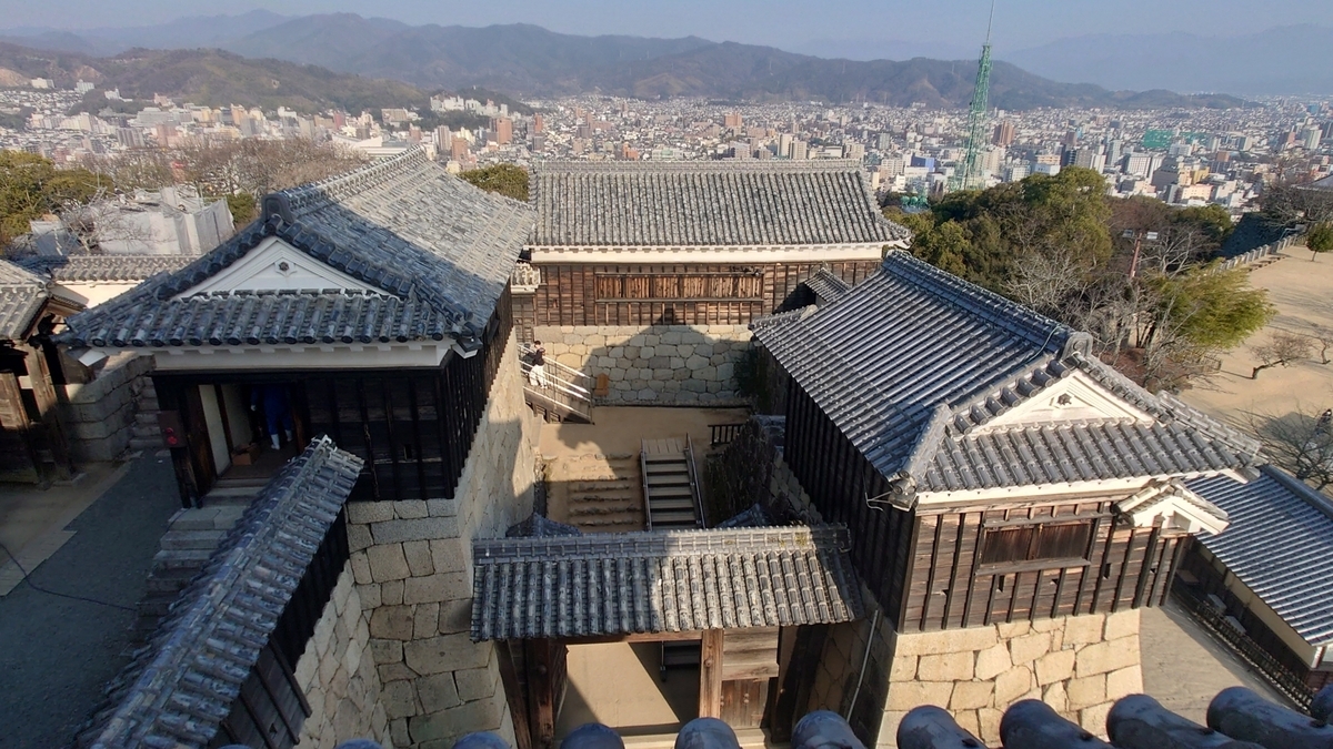 連立式天守