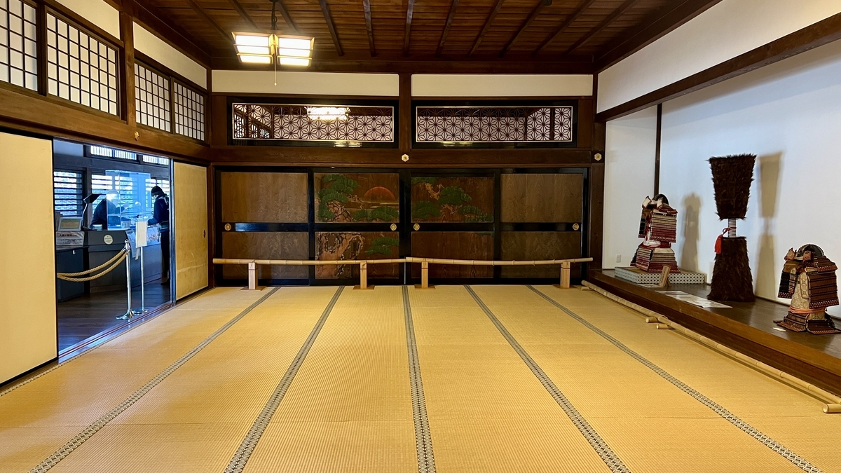 広間（全体）