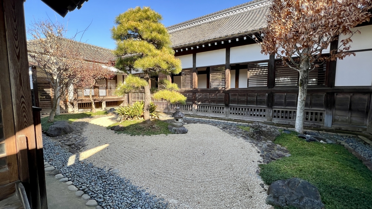 石庭（中庭）