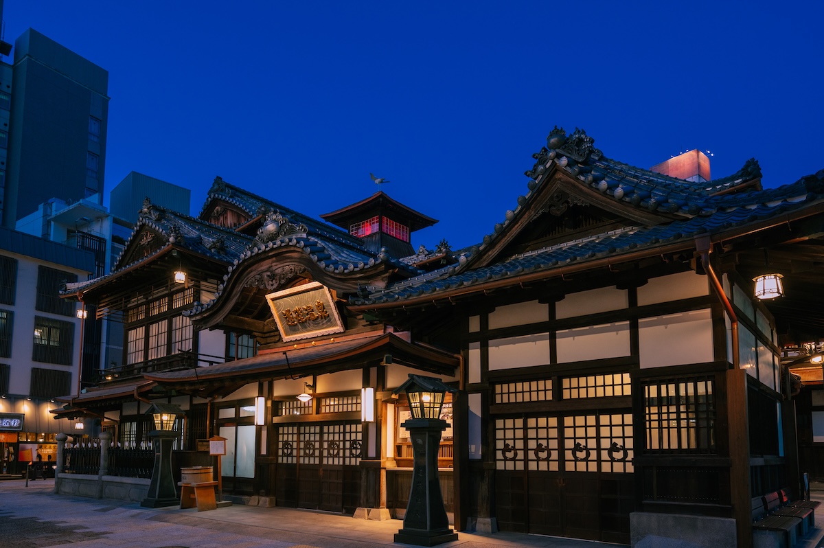 道後温泉本館 外観（夜）