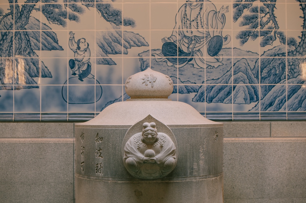 神の湯女子浴室湯釜