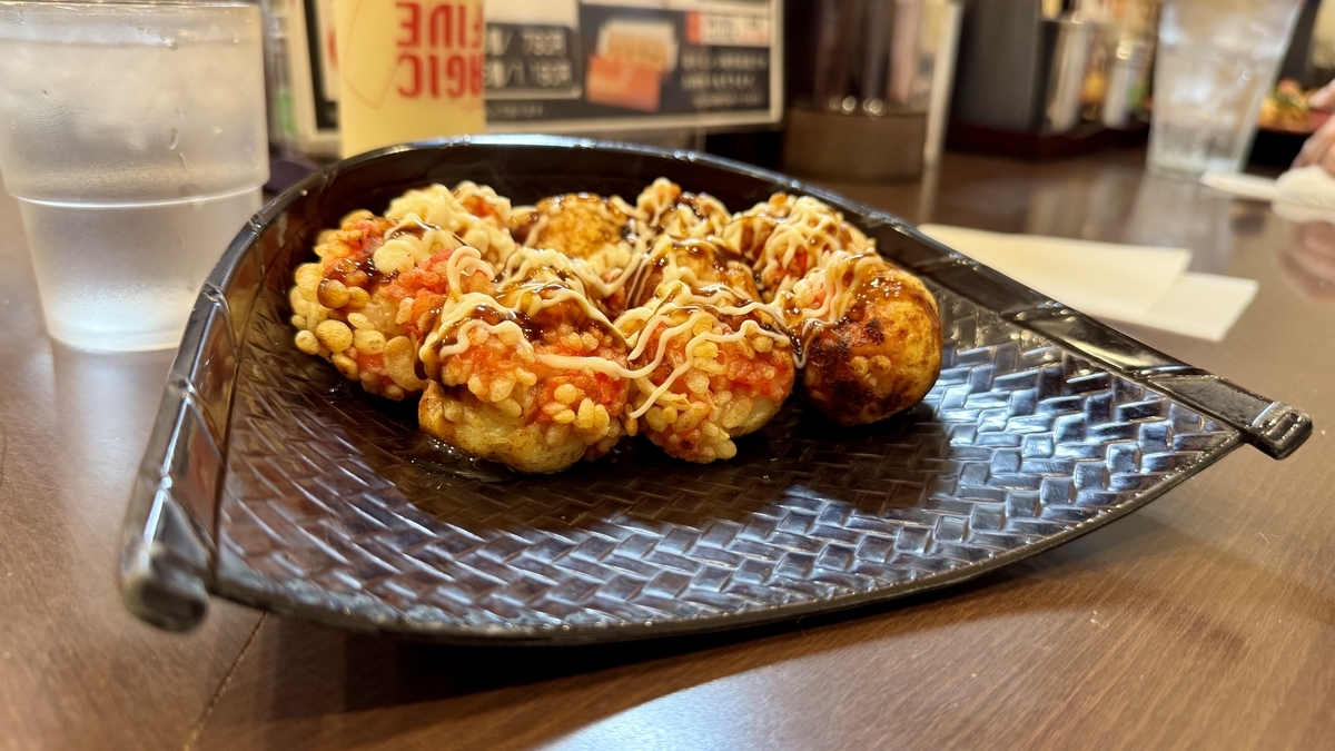 焼きたてのたこ焼き十八番西中島本店のたこ焼き皿