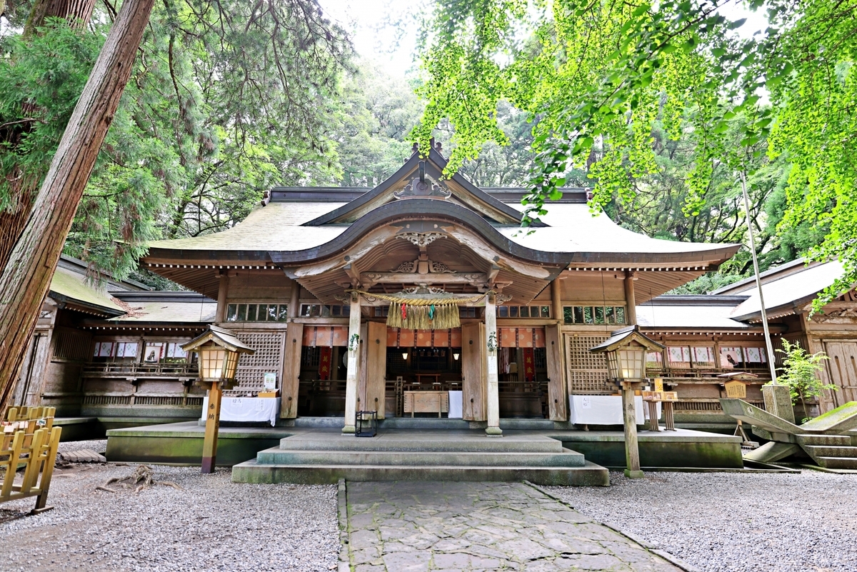 高千穂神社の国重要文化財本殿の正面外観