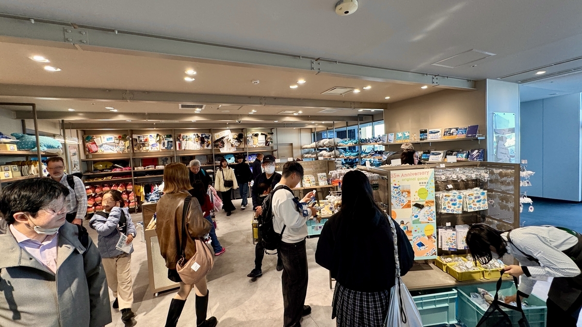 リニューアル後の海遊館オフィシャルショップ入口